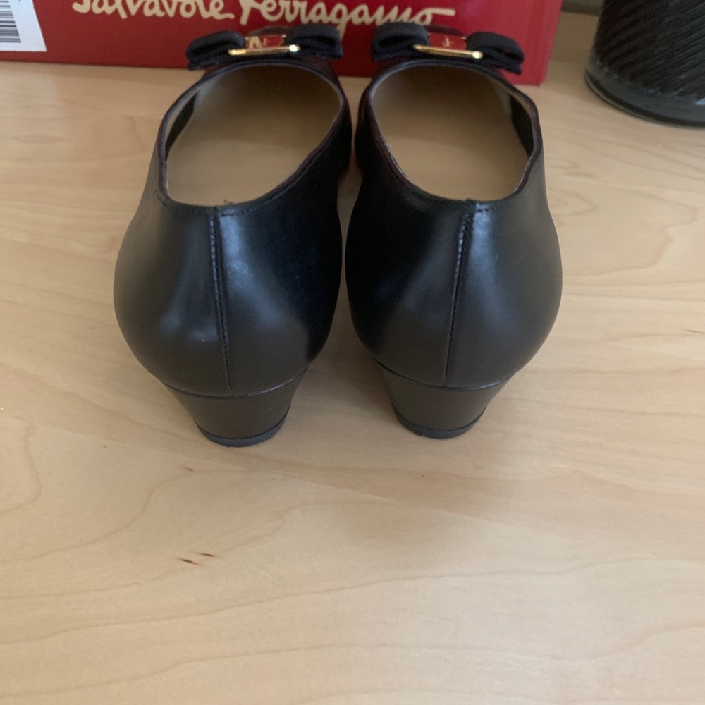 Ferragamo Classic Bow Pump Lillaz - Picture 5 of 8